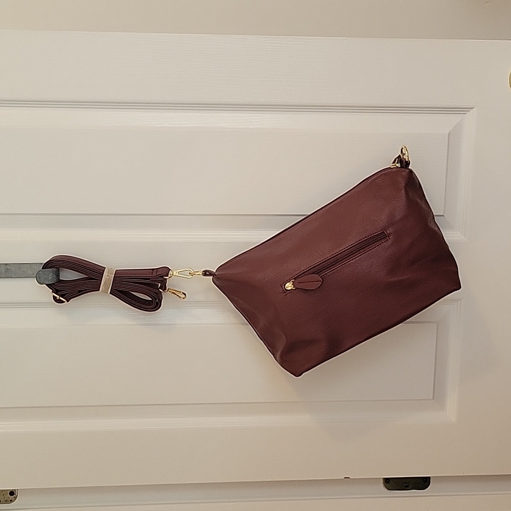 Womens Bag, pocketbook. NWOT, WINE colorex